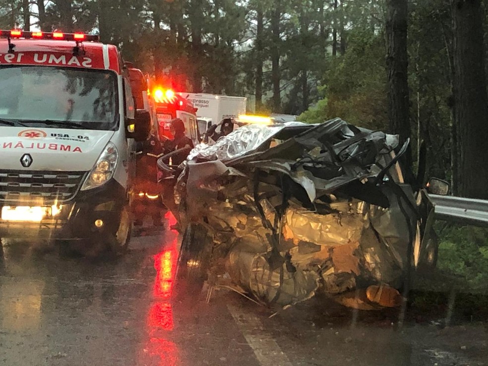 Acidente ocorreu por volta de 16h30, na BR-282 — Foto: PRF/ Divulgação