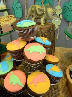 Os cupcakes personalizados deixaram a comemoração ainda mais doce (Foto: Rodrigo Brandão Fotografia)