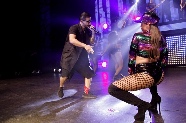 Anitta e Maluma em show no Rio (Foto: Marcos Ferreira / Brazil News)