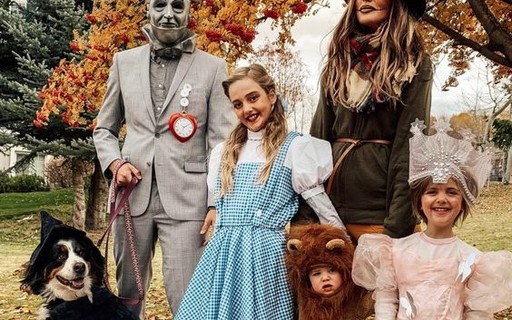 15 famílias que tiveram as melhores fantasias de Halloween  Fantasias para  famílias, Fantasias halloween, Ideias para fatos de fantasia