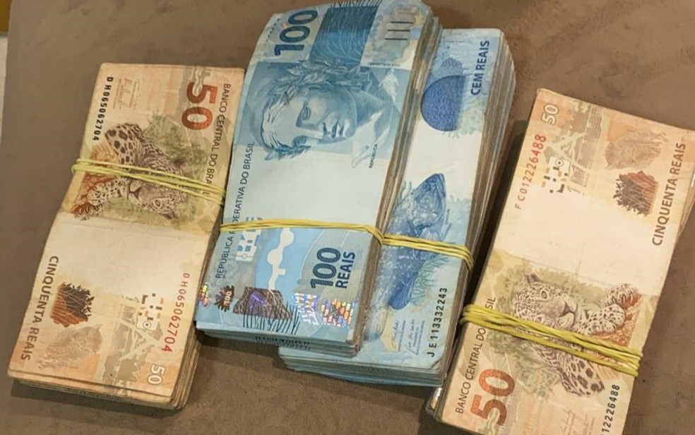 PF apreende R$ 30 mil em espécie na casa de investigado suspeito de fraudar o INSS — Foto: Polícia Federal