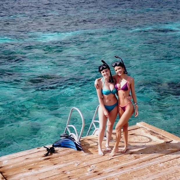 Vitória Strada e Marcella Rica mergulham no mar do Caribe (Foto: Reprodução/Instagram)