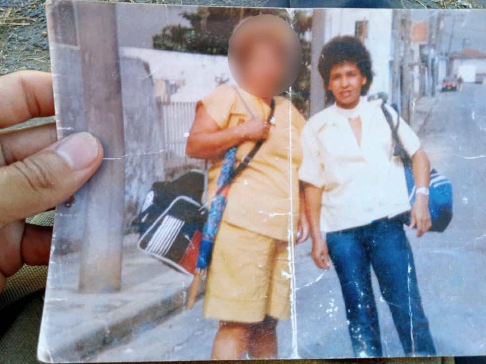 Diego usou uma foto para tentar encontrar informações sobre a mãe — Foto: Arquivo Pessoal/Diego Freitas Barbosa