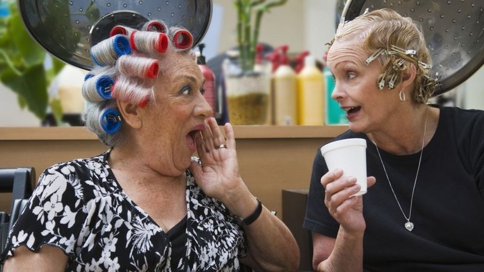 O que seria da vida sem bate-papo no salão? — Foto: Getty Images/BBC