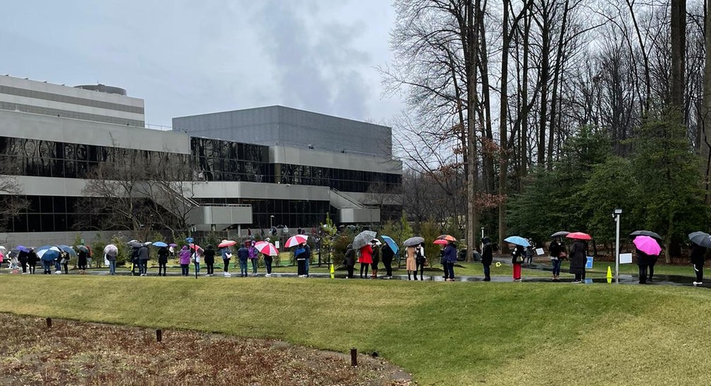Norte-americanos formam fila para vacinação contra a Covid-19 no estado de Maryland — Foto: Douglas Felizardo/Arquivo Pessoal