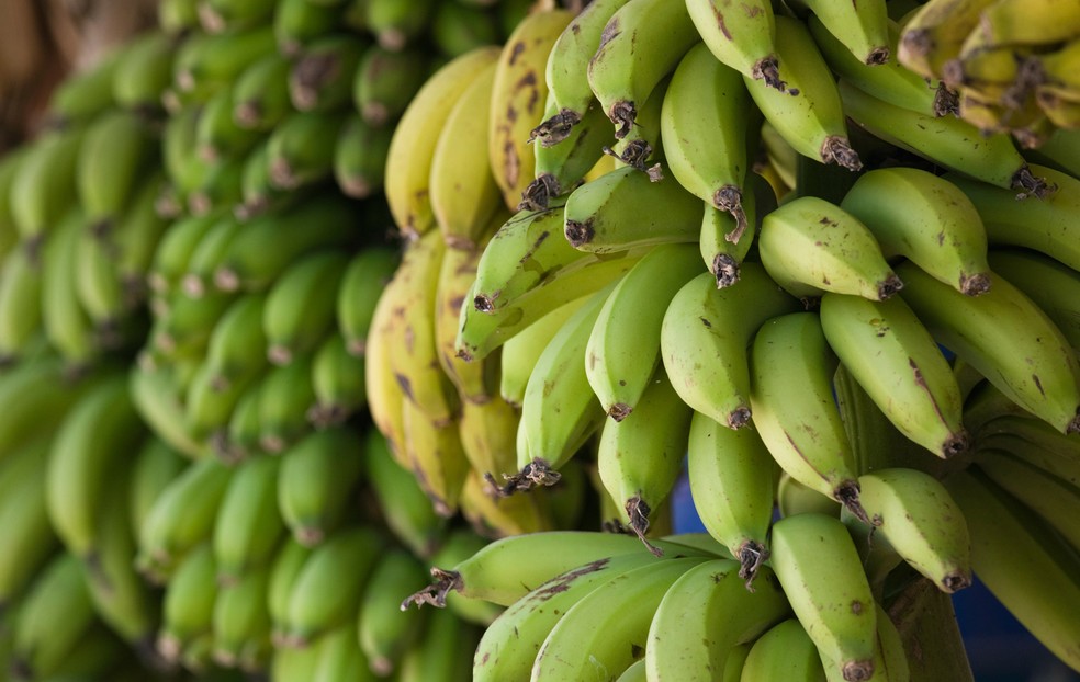 Uma banana equivale a quantidade de carboidrato de um gel (Foto: Getty Images)