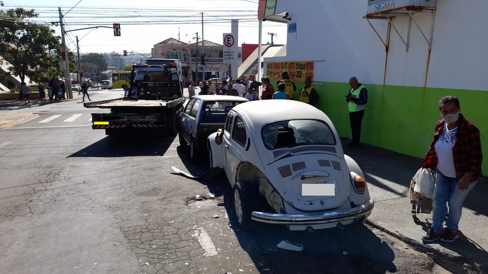 Acidente no bairro Vila Sônia em Piracicaba — Foto: Edijan Del Santo/EPTV 