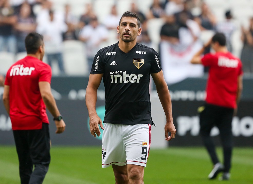 S&atilde;o Paulo deseja negociar Diego, que se reaproximou do Sport &mdash; Foto: Flavio Florido/BP Filmes