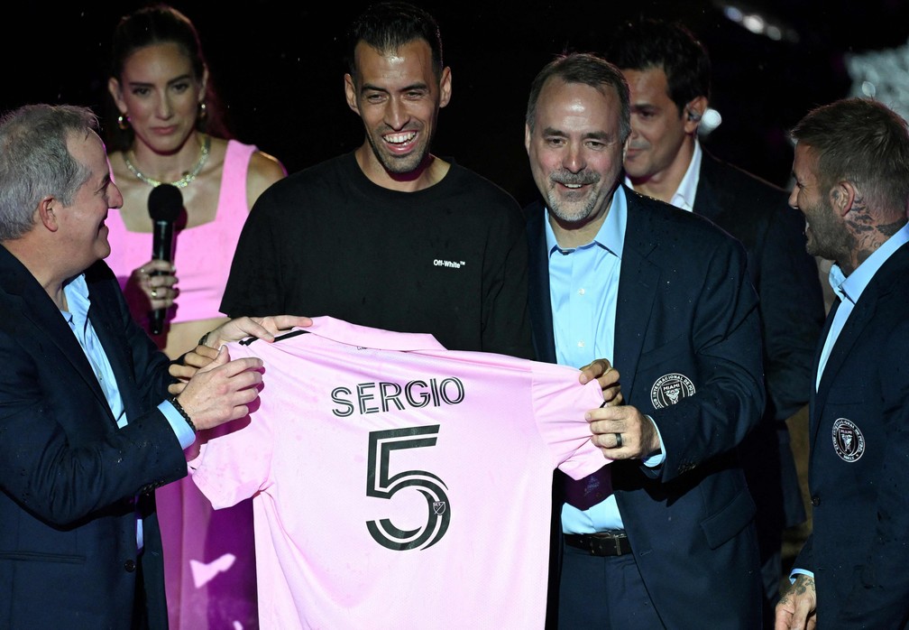 Busquets foi apresentado no Inter Miami — Foto: AFP 