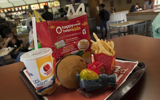 Brinquedos do McLanche Feliz serão 100% sustentáveis até 2025, segundo  McDonald's • B9