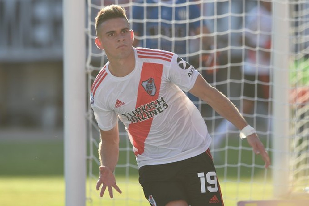 São Paulo não vai contratar Borré, afirma Casares