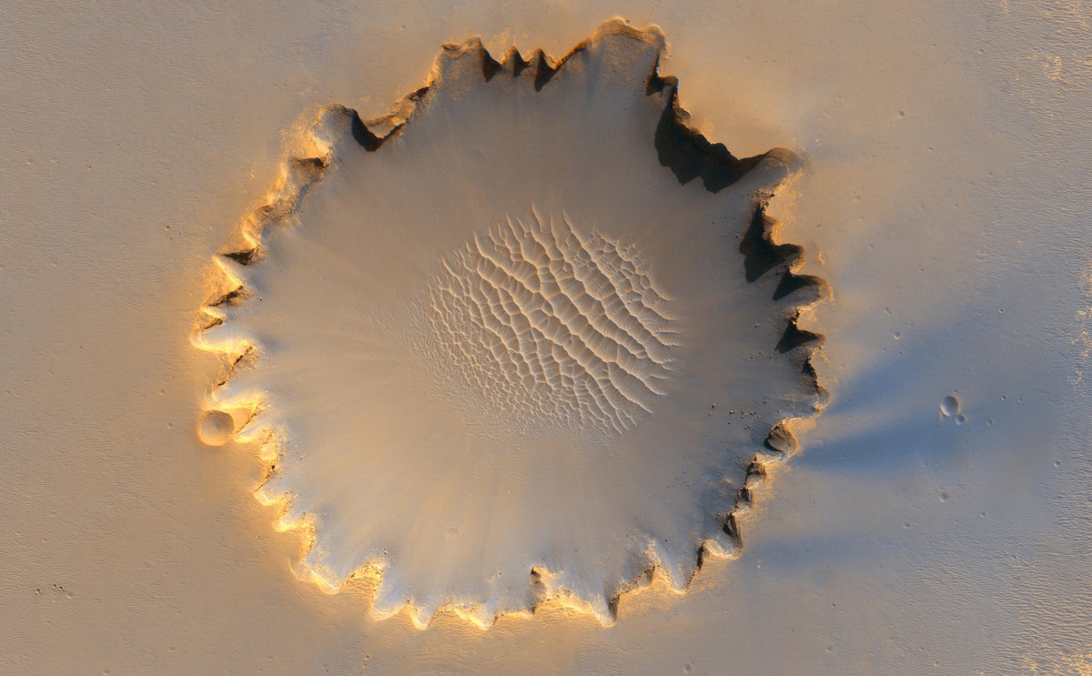 Victoria é uma cratera de impacto de mais de 730 metros de largura; Opportunity chegou na região em outubro de 2006 (Foto: Divulgação/Nasa)