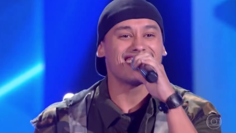 Maranhense Kelvin Bruno canta 'Quero Ser Feliz Também' no The Voice Brasil (Foto: TV Globo)