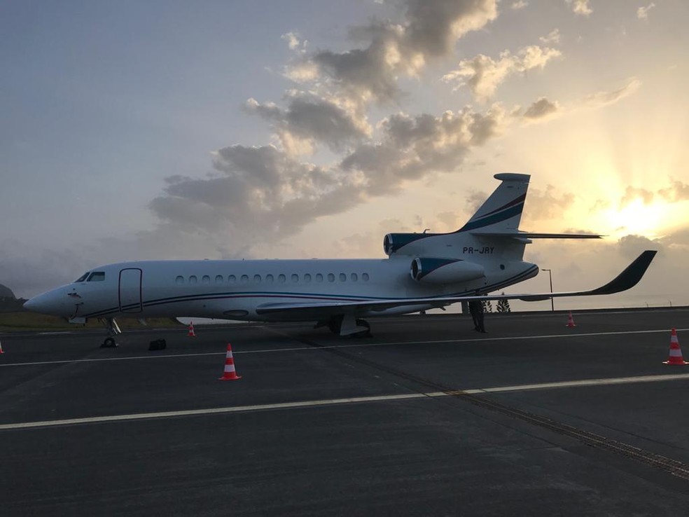 Abel vai pegar carona no avião de Leila Pereira e chegará ao Brasil na quinta