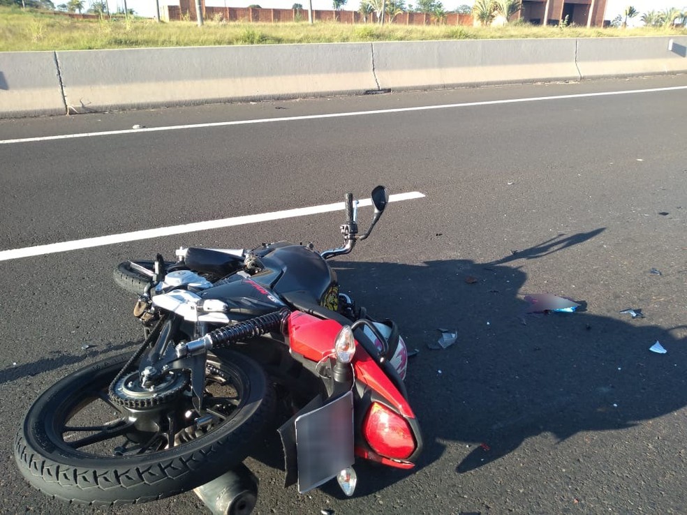 Acidente ocorreu na manhã desta quinta-feira (23), em Martinópolis — Foto: Polícia Militar 