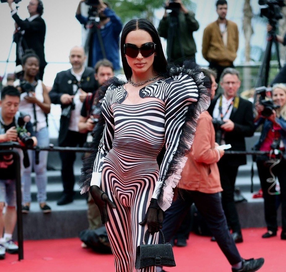Drag queen brasileira rouba a cena no Festival de Cannes