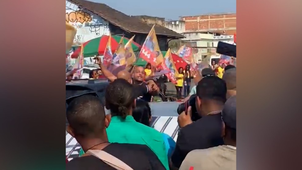 Bolsonarista provoca confusão na porta do evento de Lula em São Gonçalo — Foto: Reprodução