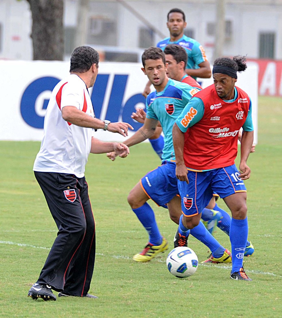 Vitor Saba conviveu com Ronaldinho Gaúcho no Flamengo durante o início da carreira — Foto: Arquivo Pessoal