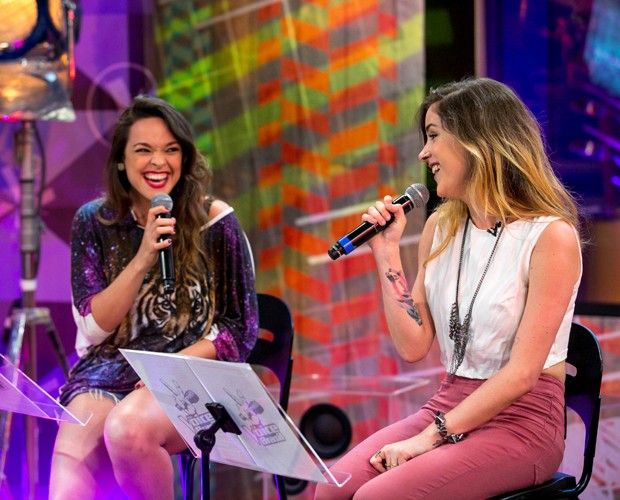 Maria Alice e Mariana Mira ensaiam sucesso de Jessie J (Foto: Isabella Pinheiro/Gshow)