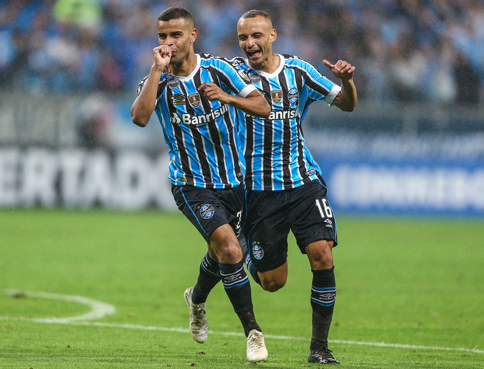 Alisson marca contra o Tucumán  — Foto: Lucas Uebel / Grêmio, DVG