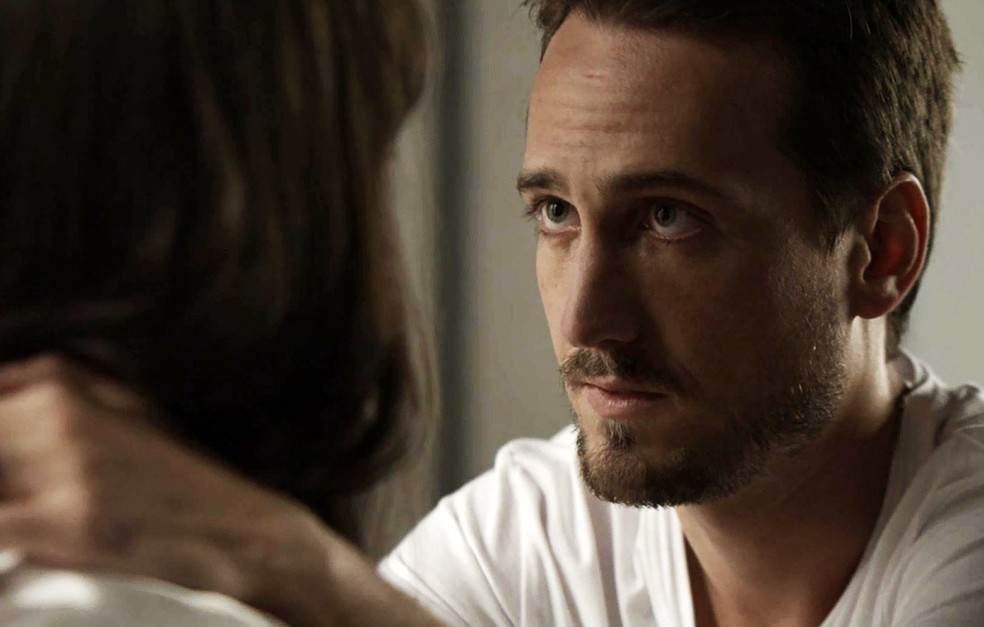 Rafael conversa com a esposa (Foto: TV Globo)