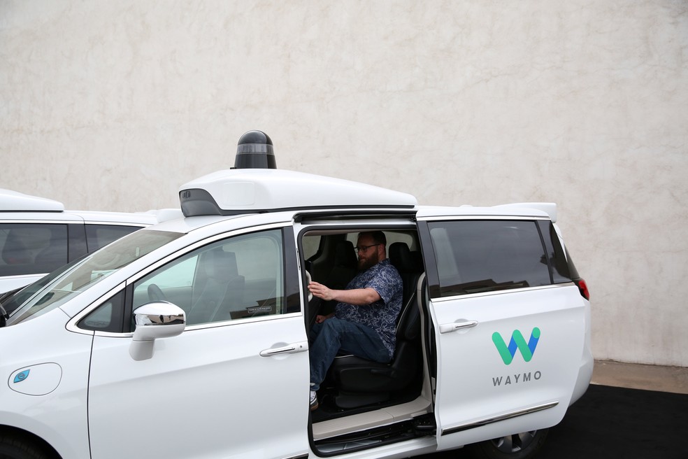 Veículo da Waymo funciona como táxi autônomo — Foto: Caitlin O’Hara/Reuters