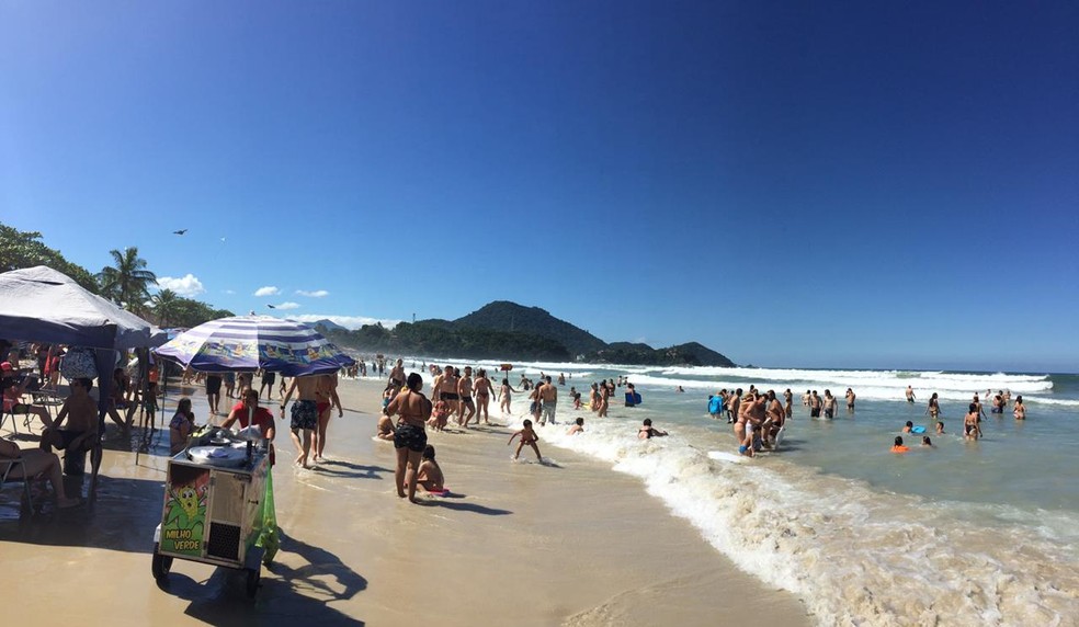 Praia Grande é a mais movimentada em Ubatuba — Foto: Laurene Santos/TV Vanguarda