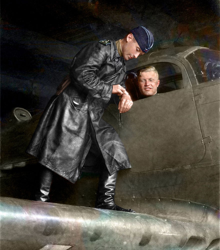 Capitão Alexander G. Pronin e Major Sergei Stepanovich Bukteyev, em 1943 (Foto: Reprodução)