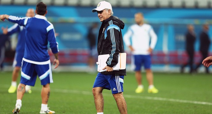 Alejandro Sabella no treino da Argentina  (Foto: Marcos Ribolli / Globoesporte.com)