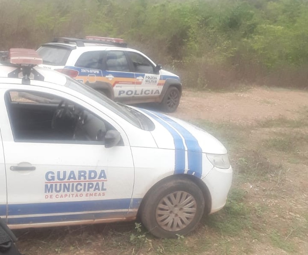 Corpo da vÃ­tima foi encontrado na manhÃ£ desta segunda â€” Foto: PolÃ­cia Militar/DivulgaÃ§Ã£o