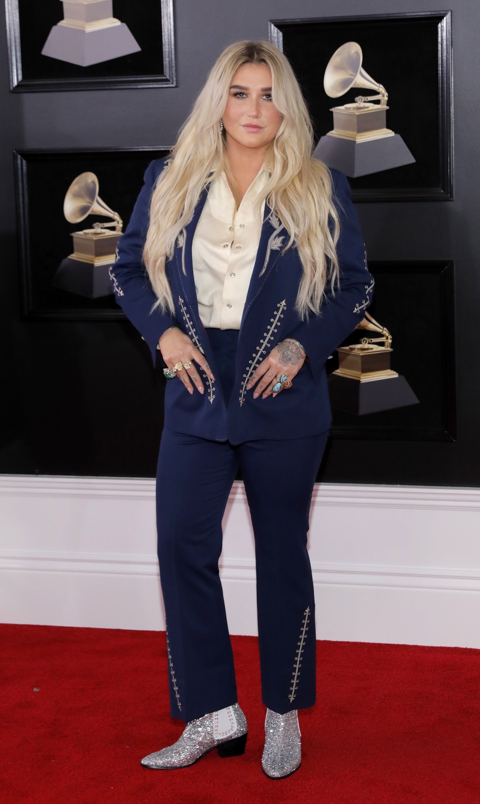 Kesha posa no tapete vermelho do Grammy 2018 (Foto: REUTERS/Andrew Kelly)
