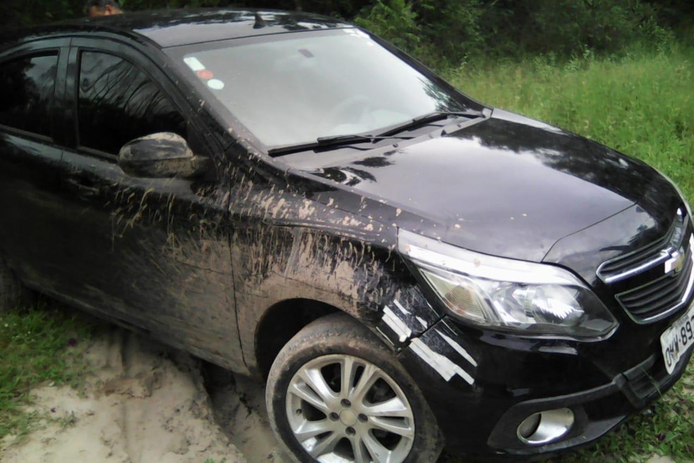 Veículo foi recuperado duas vezes, pelos mesmos policiais após ser roubado as duas vezes pelo mesmo criminoso no Piauí — Foto: Divulgação/ Polícia Militar