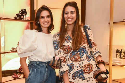  Karine Villas Boas e Amanda Cassou 