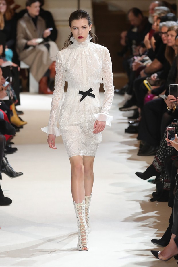 #SuzyPFW: Giambattista Valli - Cherry Ripe - Vogue | en