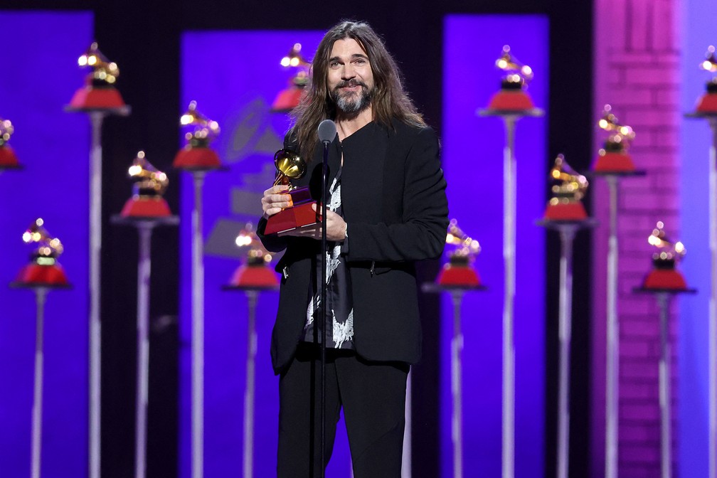 Juanes ganhou Grammy Latino de Melhor Álbum Pop/Rock, por 'Origen', no Grammy Latino 2021 — Foto: Rich Polk /Getty Images via AFP