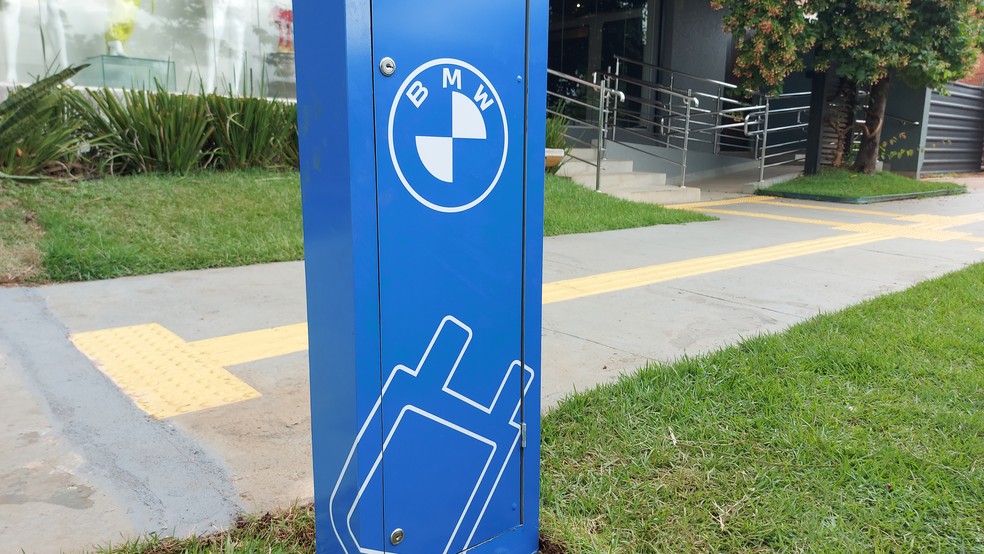 1º posto público para recarga de veículos elétricos é montado em Porto Velho  — Foto: Gustavo Luz/Rede Amazônica 