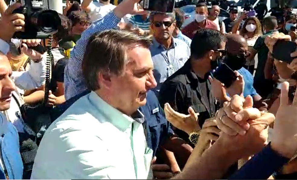 Bolsonaro desembarcou em aeroporto do Ceará para visita à Paraíba — Foto: Reprodução SVM