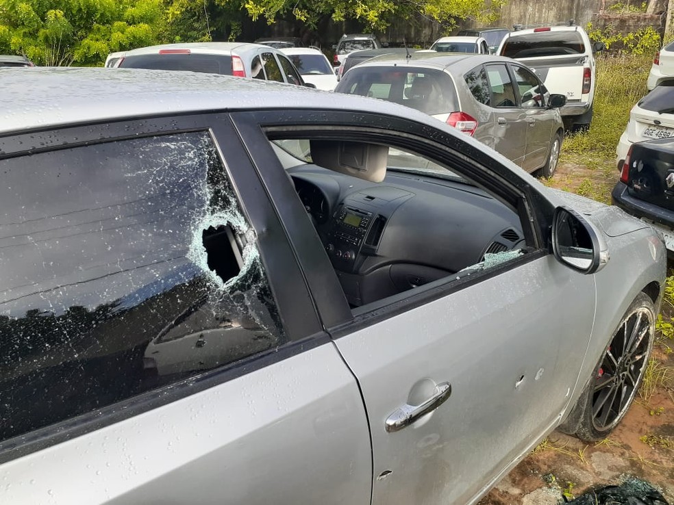 Ex-presidiário é morto durante troca de tiros com policiais militares na Grande Natal. — Foto: Kleber Teixeira/Inter TV Cabugi