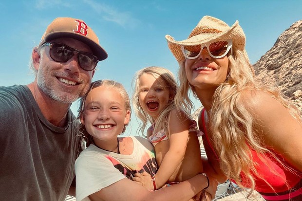 Amigos de Jessica Simpson estão preocupados com perda excessiva de