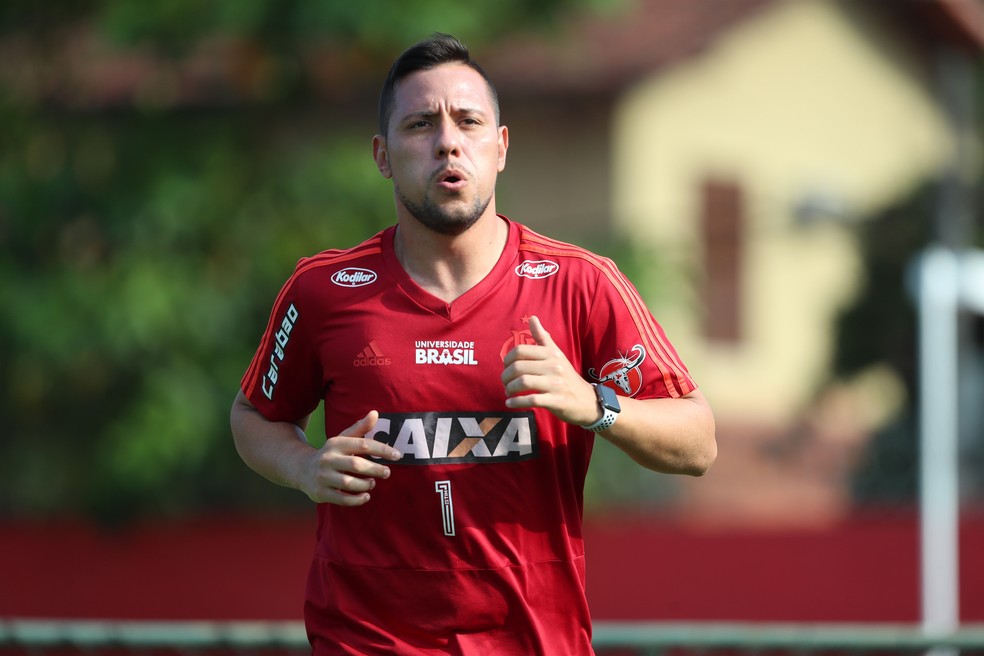 Diego Alves n�o aceitou ser banco de C�sar contra o Paran�, e situa��o ainda � tratada pela diretoria � Foto: GIlvan de Souza / Flamengo