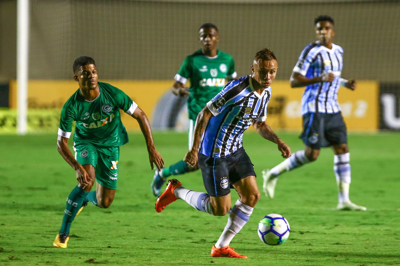 Veja as atuações do Grêmio na vitória por 2 a 0 diante do Goiás
