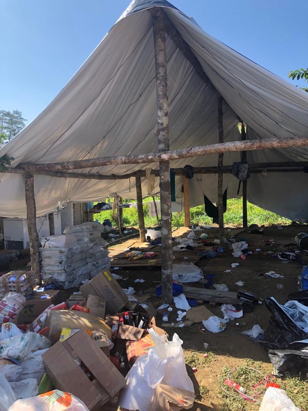 Fazenda era usada como acampamento e local de partida para garimpo ilegal na reserva yanomami — Foto: Divulgação/Polícia Militar