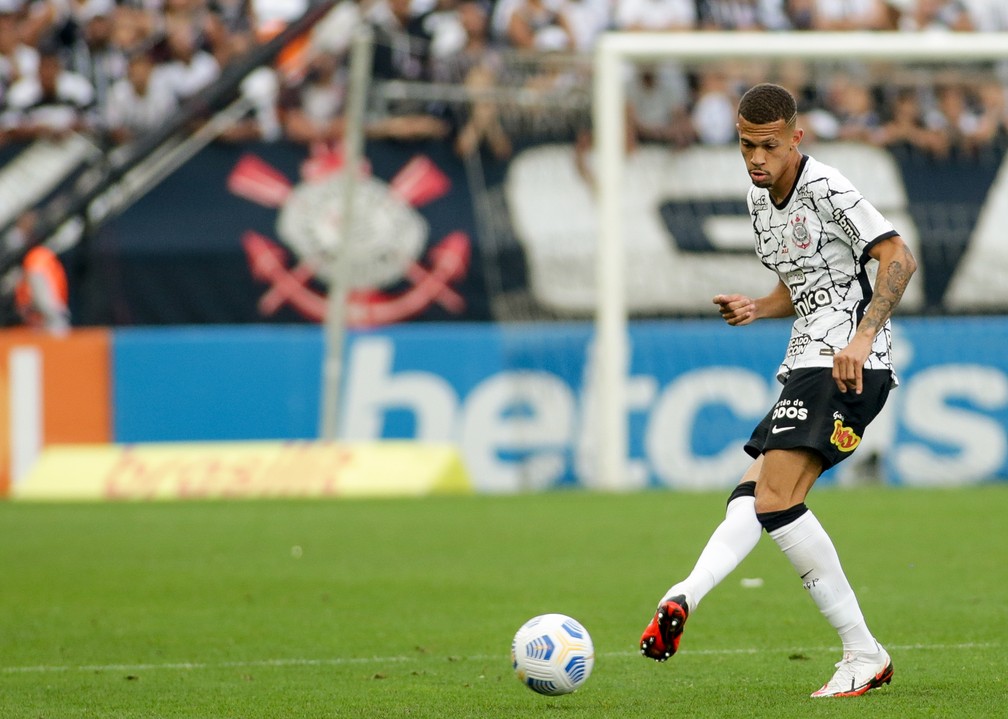 Contra o São Paulo, João Victor fará 100º jogo como profissional