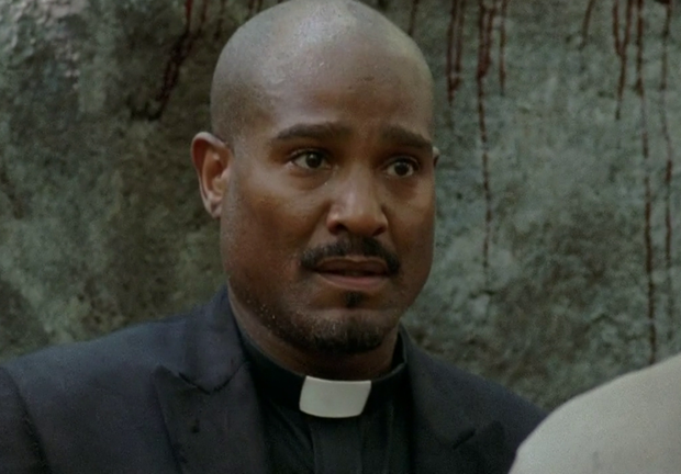 Seth Gilliam como padre Gabriel em 'The Walking Dead' (Foto: Reprodução)