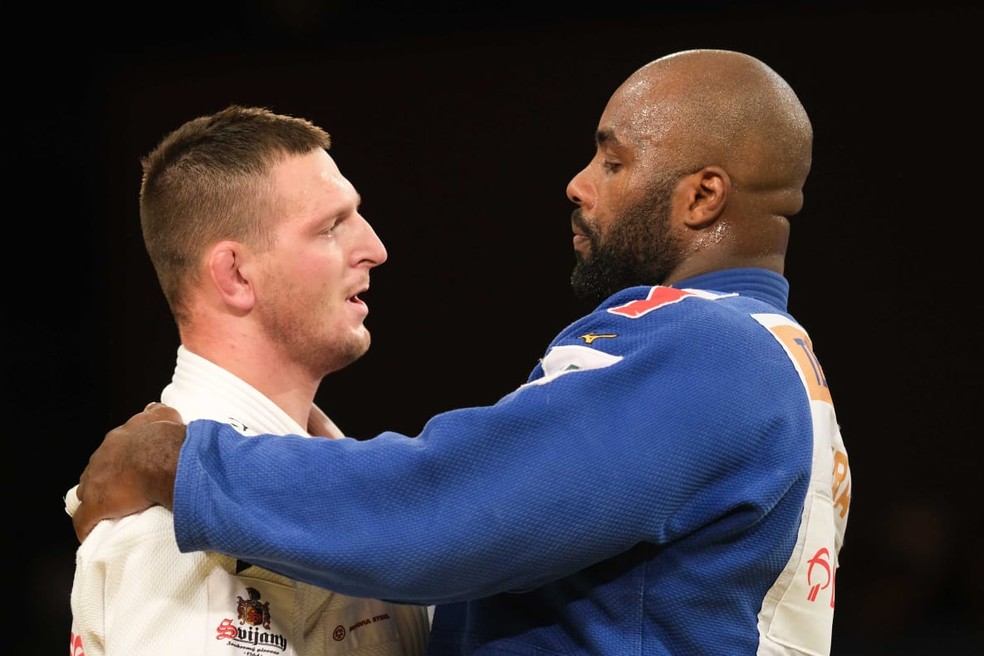 Lukas Kpralek, de um lado, Teddy Riner, do outro: a luta mais aguardada do judô em Brasília — Foto: Roberto Castro/ rededoesporte.gov.br