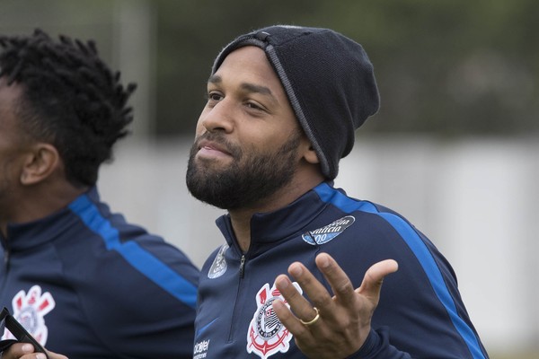 Futuro técnico, Fellipe Bastos dispensa biquinho pelo título do Corinthians