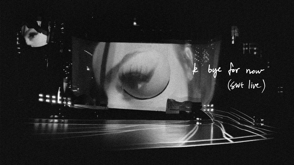 Ariana Grande lança álbum 'K bye for now (swt live)' com ...