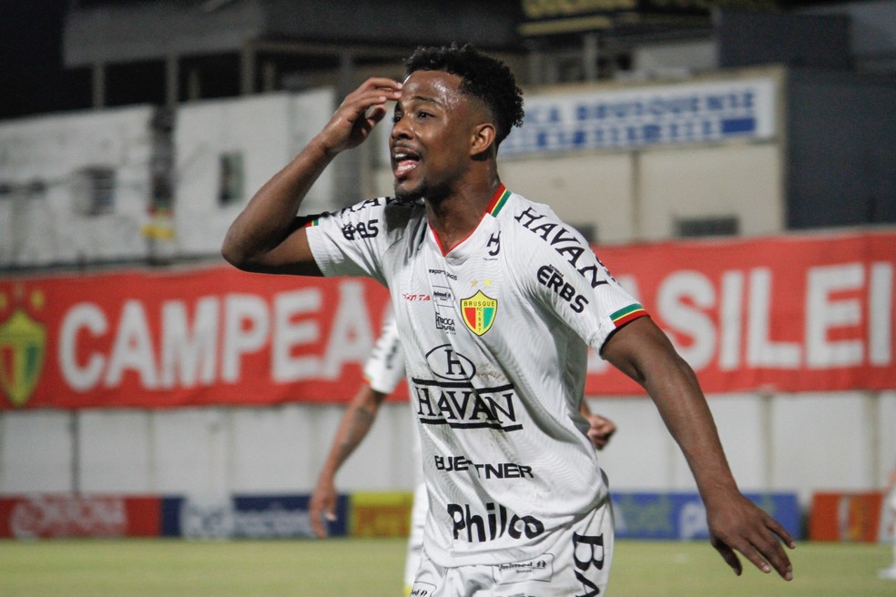 Matheus Trindade reforça o meio-campo do Vitória  — Foto: Lucas Gabriel Cardoso/Brusque FC