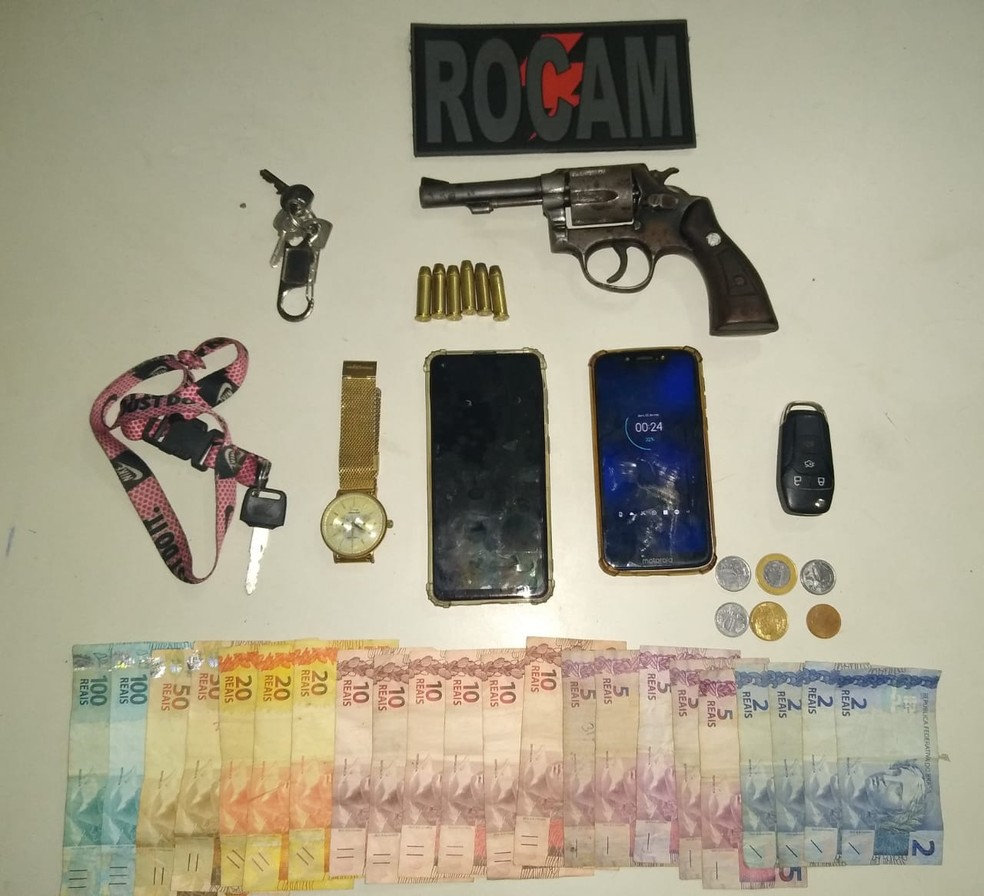 Objetos apreendidos pela Polícia Militar — Foto: Divulgação/PM-PI