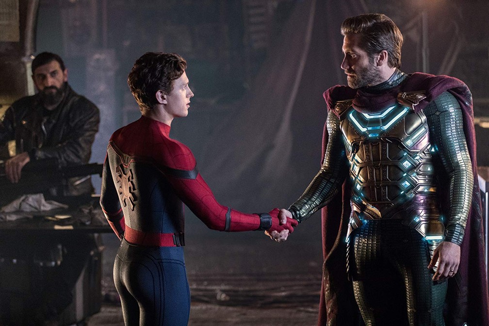 Tom Holland e Jake Gyllenhaal em cena de 'Homem-Aranha: Longe de casa' â Foto: DivulgaÃ§Ã£o